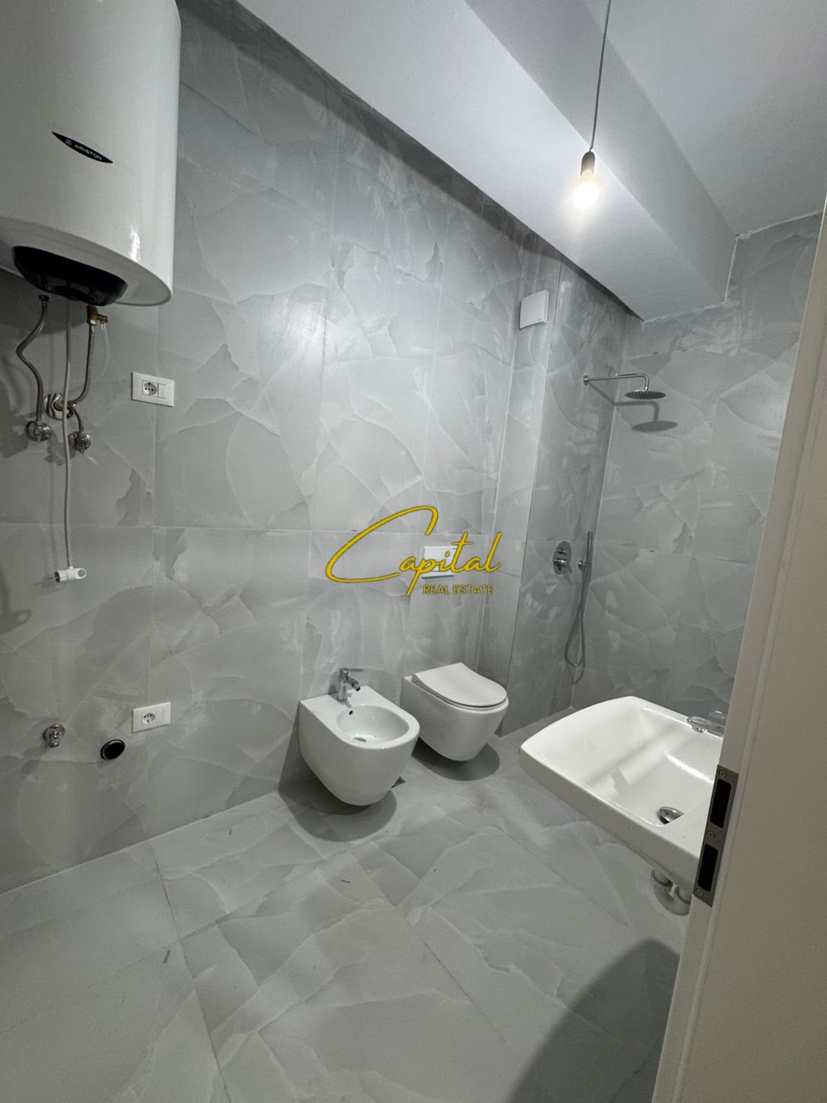 APARTAMENT ME QIRA 1+1 ALI DEMI 30.000 LEKE