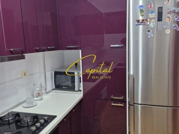 APARTAMENT ME QIRA 3+1 ZOGU I ZI 800 EURO