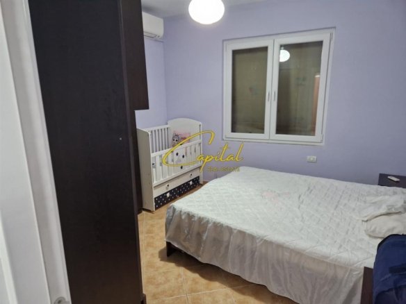 APARTAMENT ME QIRA 3+1 ZOGU I ZI 800 EURO