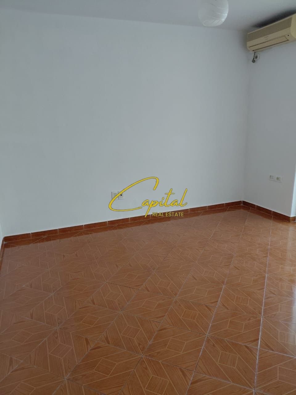 APARTAMENT ME QIRA 2+1 RRUGA E KAVAJES 45.000 LEKE