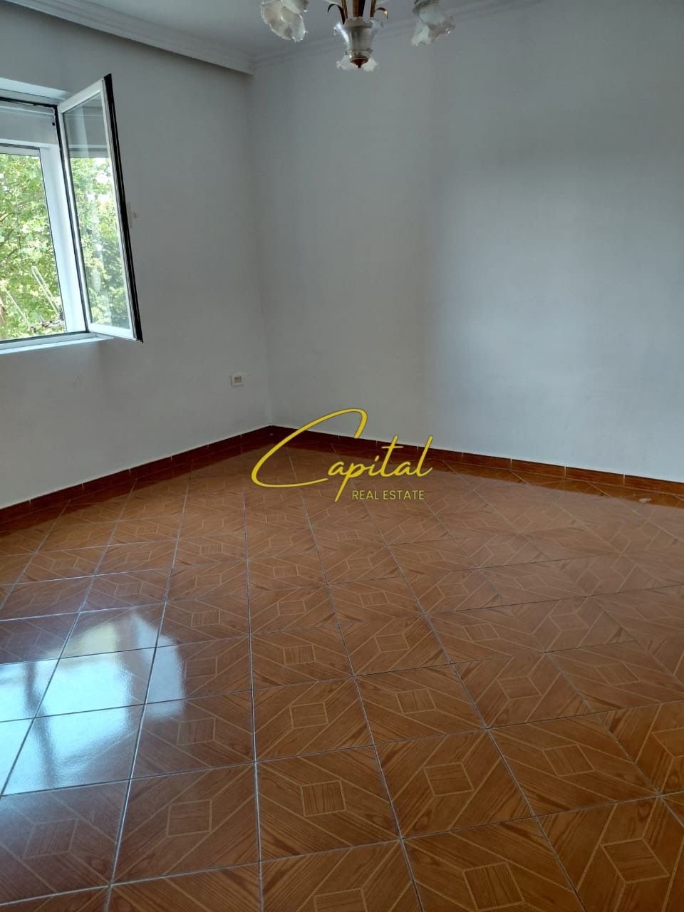 APARTAMENT ME QIRA 2+1 RRUGA E KAVAJES 45.000 LEKE