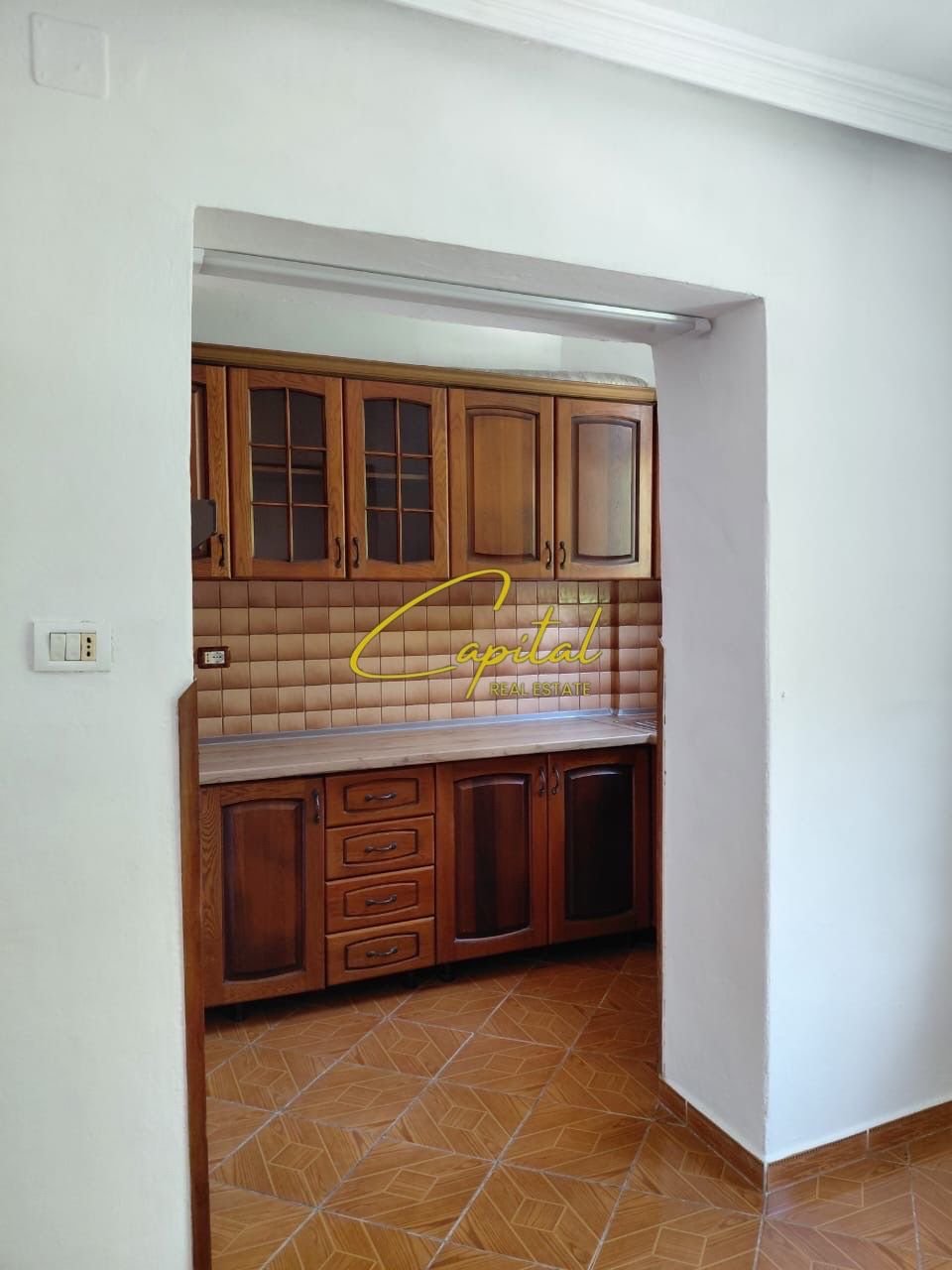 APARTAMENT ME QIRA 2+1 RRUGA E KAVAJES 45.000 LEKE