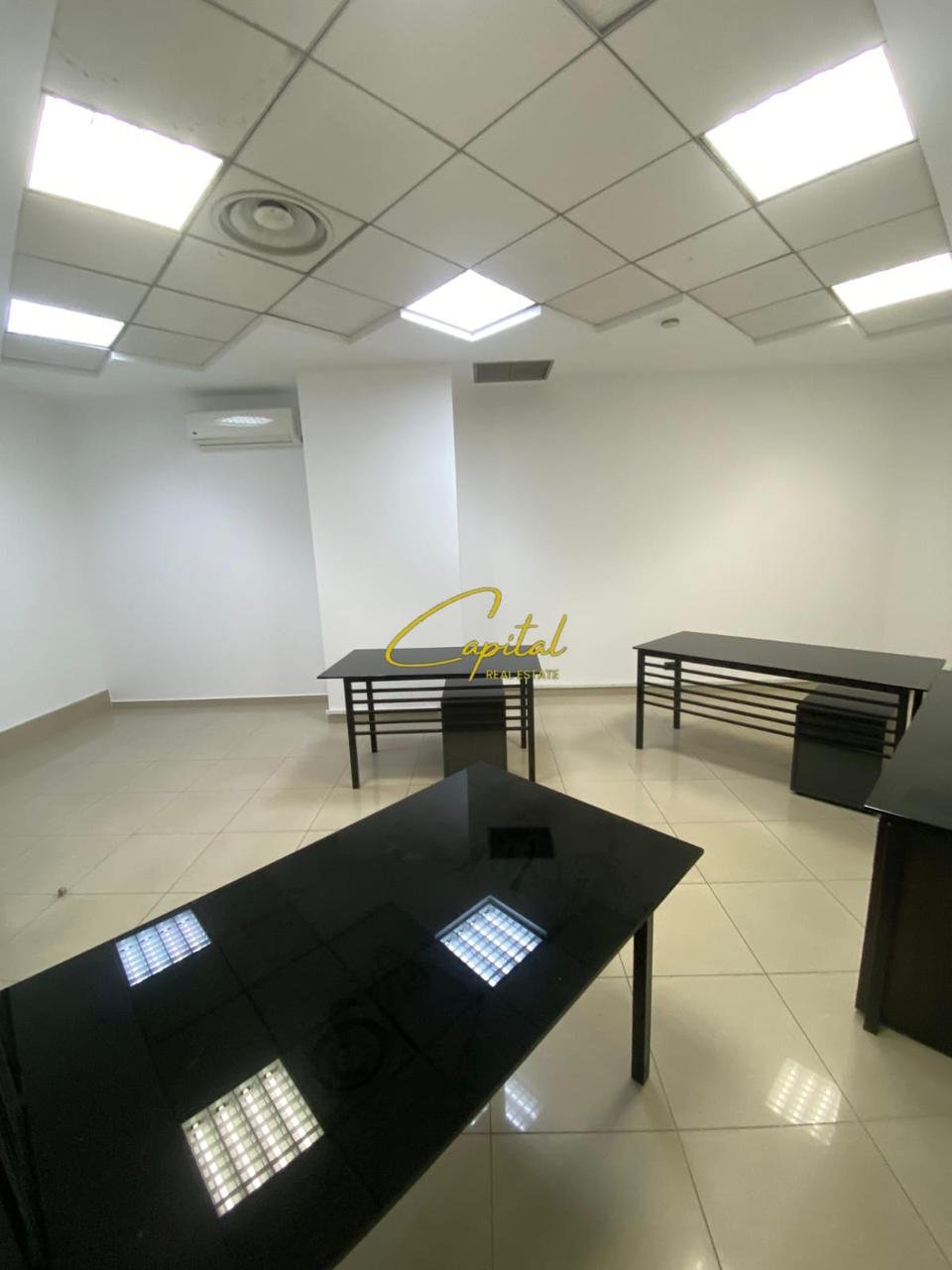 AMBIENT BIZNESI ME QIRA 30 M2 BLV DESHMORET E KOMBIT 550 EURO