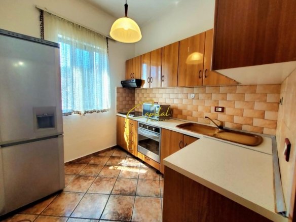 APARTAMENT ME QIRA 2+1 RRUGA E DURRESIT 55.000 LEKE