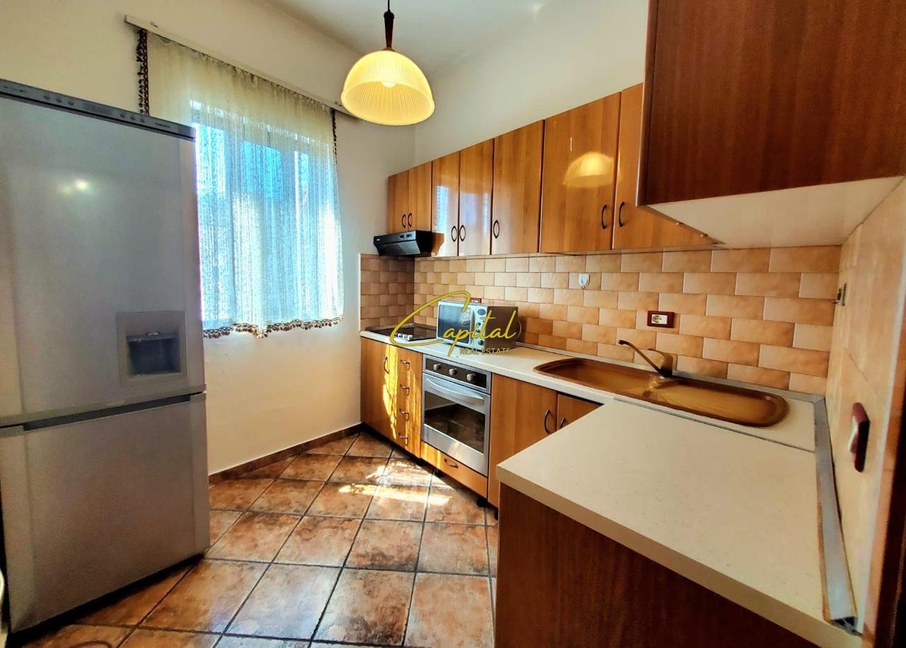 APARTAMENT ME QIRA 2+1 RRUGA E DURRESIT 55.000 LEKE