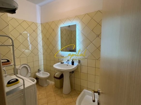 APARTAMENT ME QIRA 1+1 ISH TREGU ELEKTRIK 50.000 LEKE