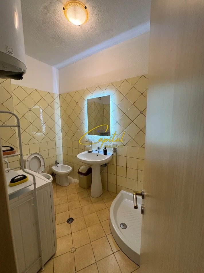 APARTAMENT ME QIRA 1+1 ISH TREGU ELEKTRIK 50.000 LEKE