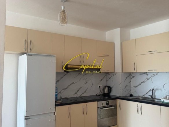 APARTAMENT ME QIRA 3+1 5 MAJI 50.000 LEKE