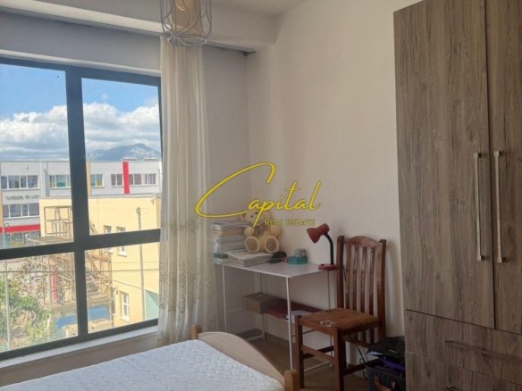APARTAMENT ME QIRA 3+1 5 MAJI 50.000 LEKE