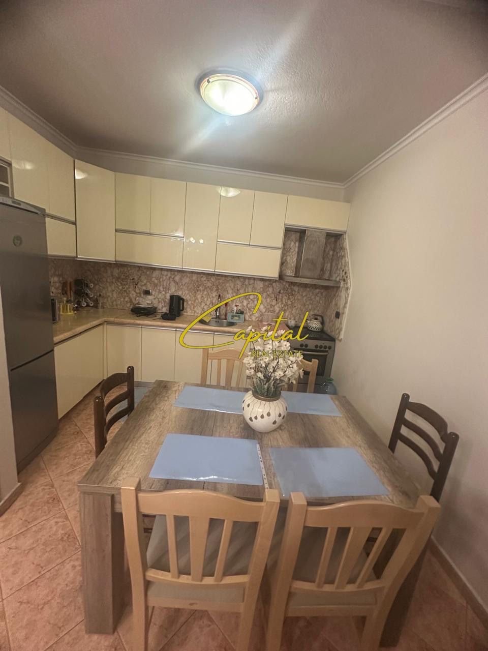 APARTAMENT ME QIRA 3+1+2 RRUGA E DURRESIT 80.000 LEKE