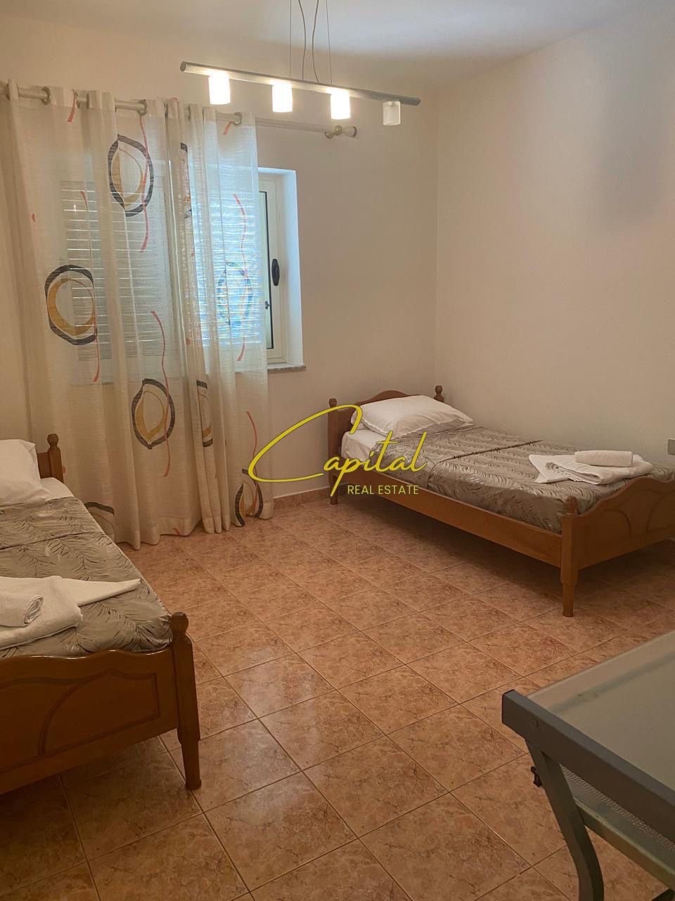 APARTAMENT ME QIRA 3+1+2 RRUGA E DURRESIT 80.000 LEKE