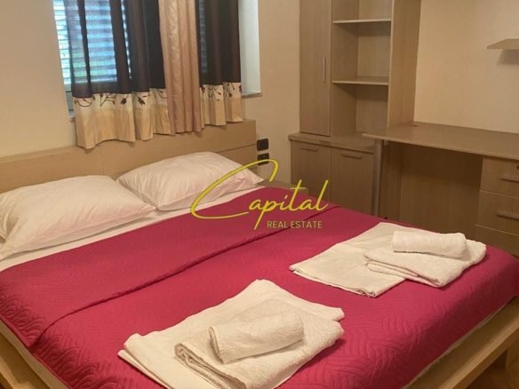 APARTAMENT ME QIRA 3+1+2 RRUGA E DURRESIT 80.000 LEKE