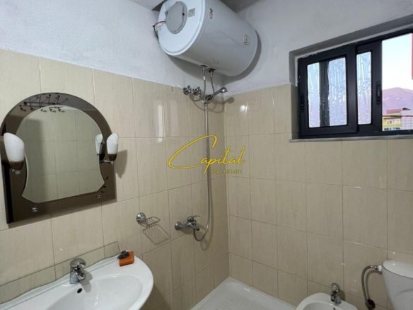 APARTAMENT ME QIRA 1+1 5 MAJI 40.000 LEKE