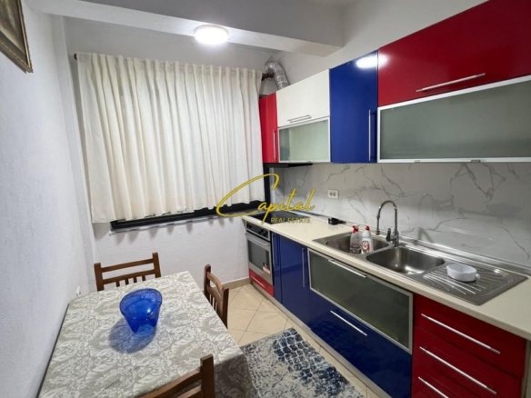 APARTAMENT ME QIRA 1+1 5 MAJI 40.000 LEKE