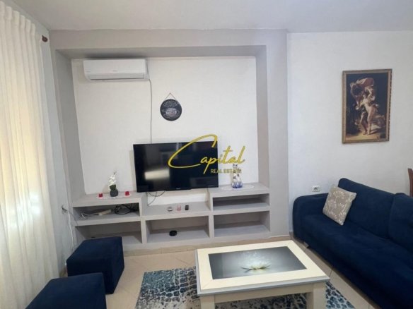 APARTAMENT ME QIRA 1+1 5 MAJI 40.000 LEKE