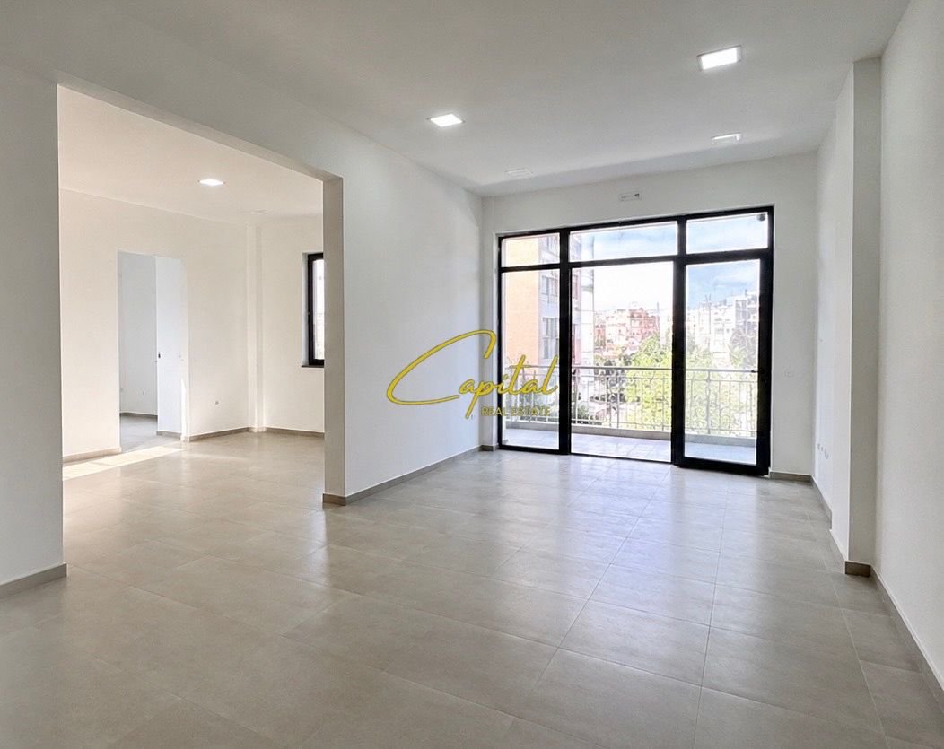 AMBIENT BIZNESI ME QIRA 70 M2 ASTIR 1.200 EURO