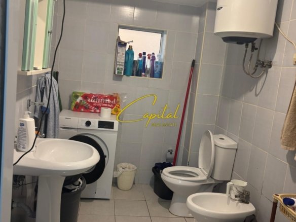 APARTAMENT ME QIRA 2+1 KINOSTUDIO 35.000 LEKE