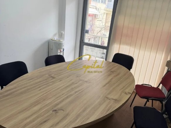 AMBIENT BIZNESI ME QIRA 70 M2 RRUGA E ELBASANIT 500 EURO