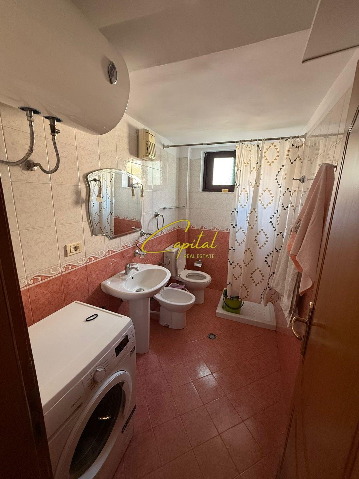 APARTAMENT ME QIRA 2+1 21 DHJETORI 50.000 LEKE