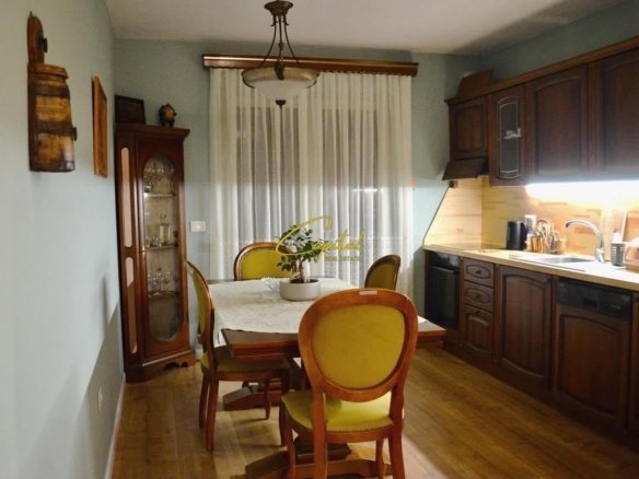 APARTAMENT ME QIRA 2+1 RRUGA E KAVAJES 800 EURO