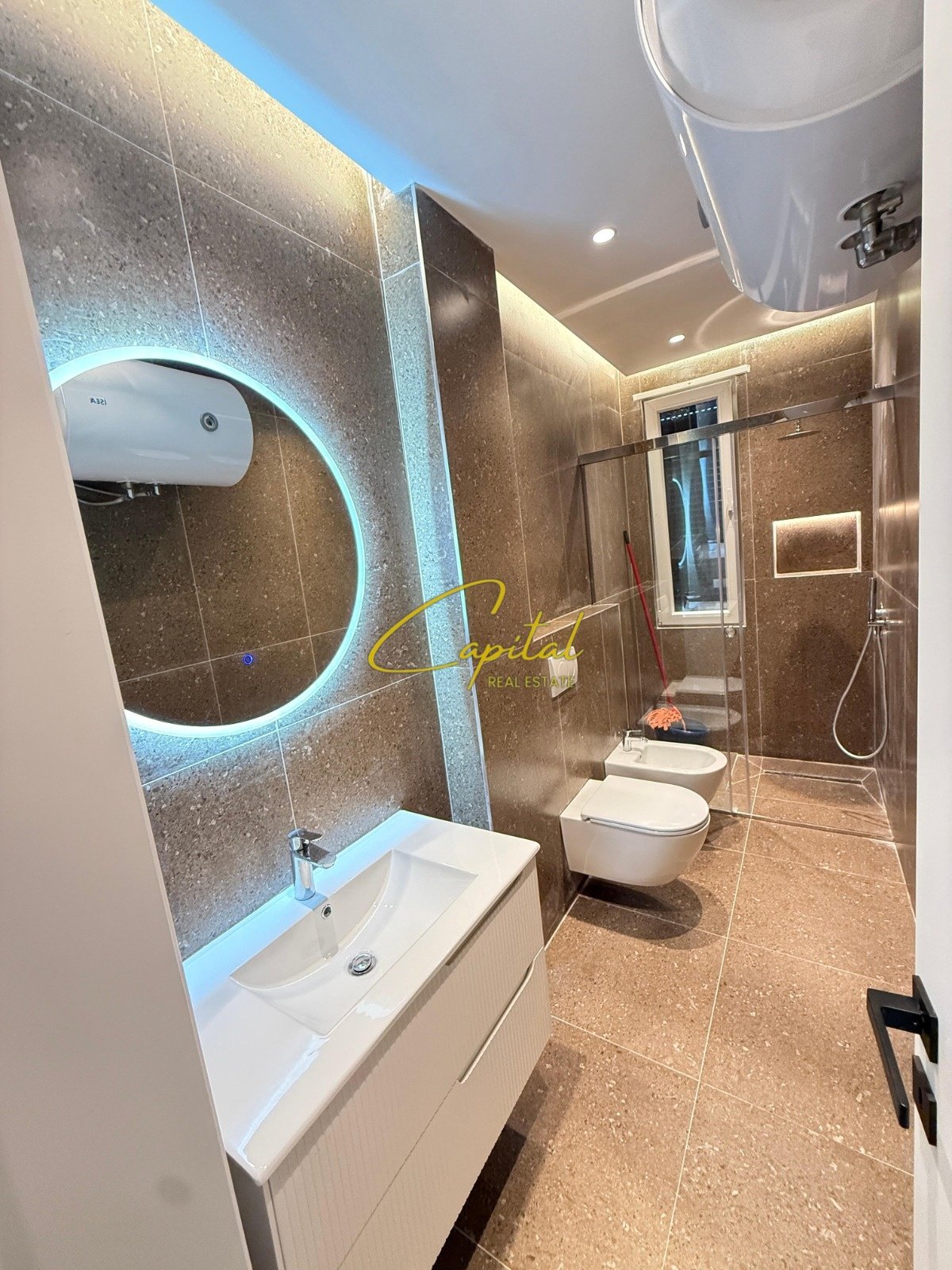 SHITET APARTAMENT 2+1 BRRYLI 16.500.000 LEKE