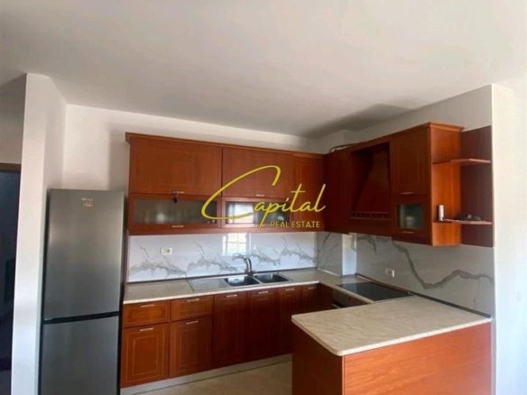 APARTAMENT ME QIRA 2+1 KINOSTUDIO 470 EURO