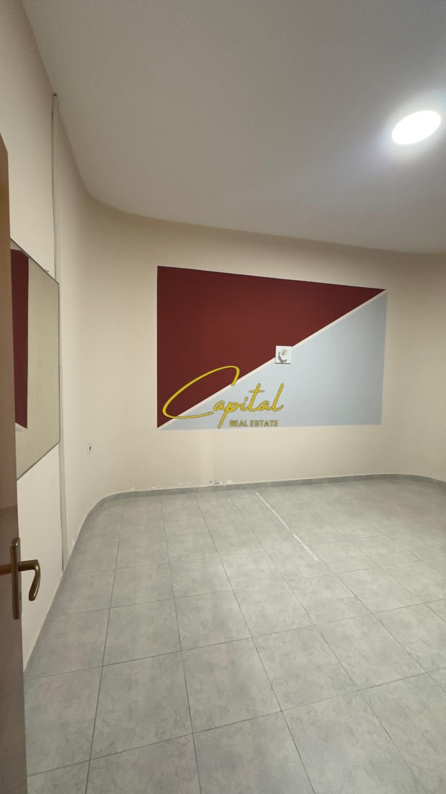 AMBIENT BIZNESI ME QIRA 120 M2 RRUGA E DURRESIT 950 EURO