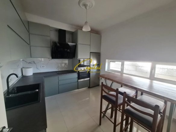 APARTAMENT ME QIRA 3+1+2 KOPSHTI BOTANIK 80.000 LEKE