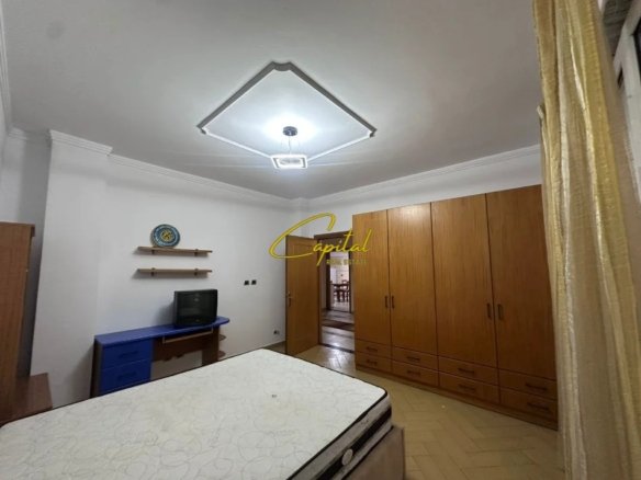 APARTAMENT ME QIRA 2+1 KINOSTUDIO 40.000 LEKE