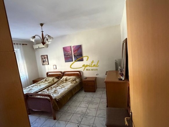 APARTAMENT ME QIRA 1+1 SHKOLLA E BASHKUAR 46.000 LEKE