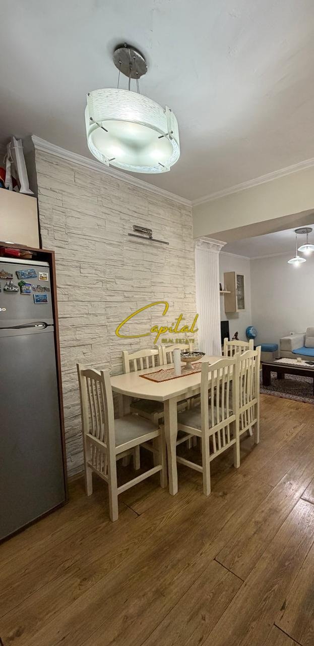 APARTAMENT ME QIRA 1+1 SHKOLLA E BASHKUAR 46.000 LEKE