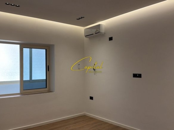 ZYRE ME QIRA 70 M2 VASIL SHANTO 550 EURO