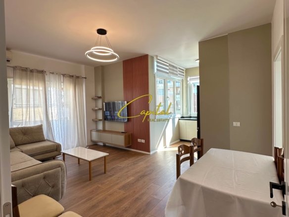 APARTAMENT ME QIRA 2+1 KOPSHTI ZOOLOGJIK 90.000 LEKE