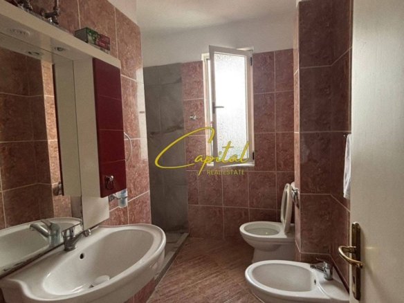 APARTAMENT ME QIRA 1+1 21 DHJETORI 60.000 LEKE