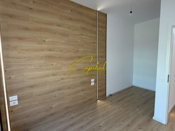 AMBIENT BIZNESI ME QIRA 70 M2 REZIDENCA KADIU 400 EURO