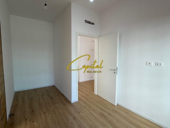 AMBIENT BIZNESI ME QIRA 70 M2 REZIDENCA KADIU 400 EURO