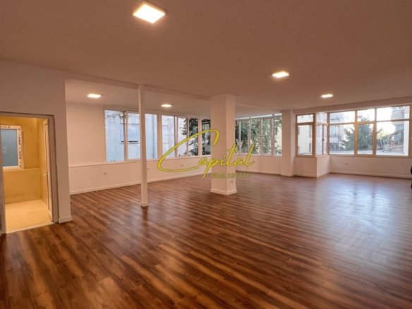 AMBIENT BIZNESI ME QIRA 150 M2 LIQENI I THATE 180.000 LEKE