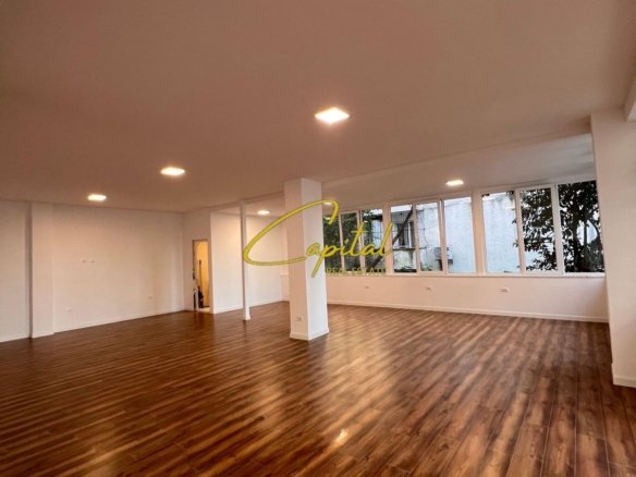 AMBIENT BIZNESI ME QIRA 150 M2 LIQENI I THATE 180.000 LEKE