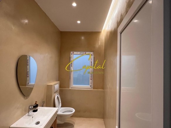 AMBIENT BIZNESI ME QIRA 150 M2 LIQENI I THATE 180.000 LEKE