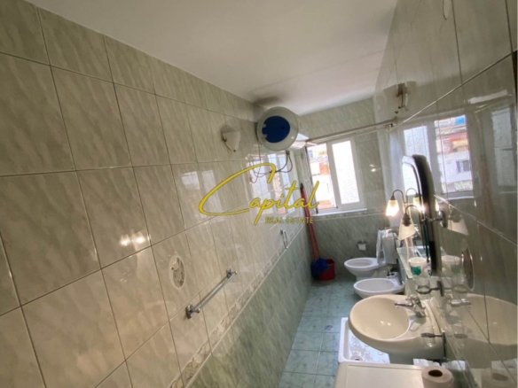 APARTAMENT ME QIRA 2+1 BULEVARDI ZOGU PARE 60.000 LEKE