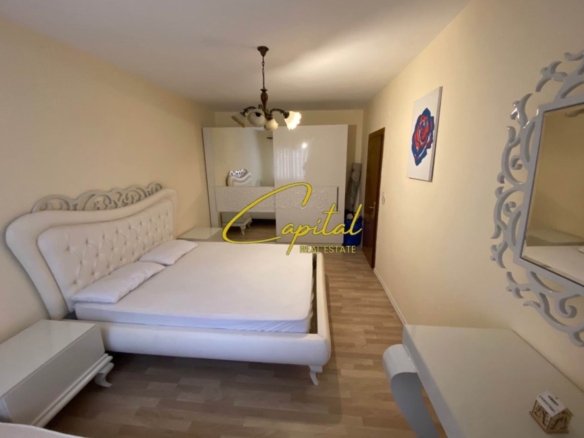 APARTAMENT ME QIRA 2+1 BULEVARDI ZOGU PARE 60.000 LEKE
