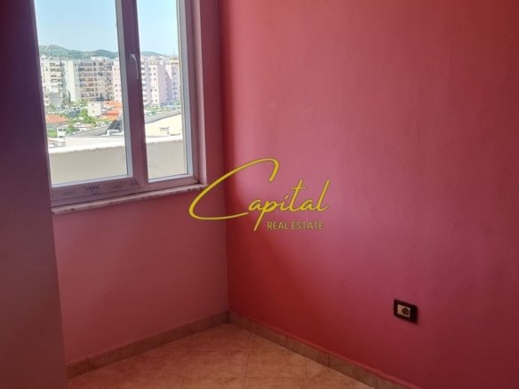 APARTAMENT ME QIRA 2+1 YZBERISHT 40.000 LEKE