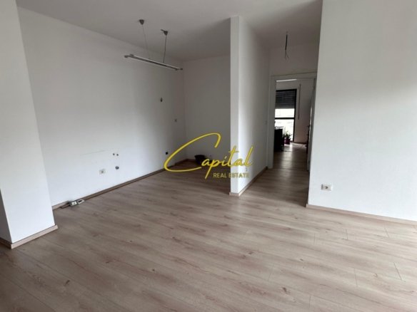 AMBIENT BIZNESI ME QIRA 90 M2 ISH STACIONI TRENIT 77.000 LEKE