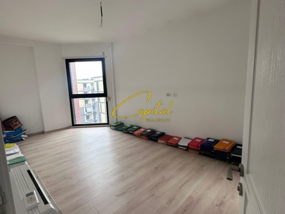 AMBIENT BIZNESI ME QIRA 90 M2 ISH STACIONI TRENIT 77.000 LEKE