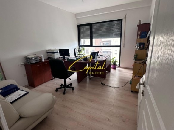 AMBIENT BIZNESI ME QIRA 90 M2 ISH STACIONI TRENIT 77.000 LEKE