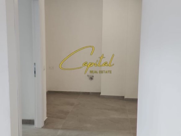 AMBIENT BIZNESI ME QIRA 97 M2 MYSLYM SHYRI 1.300 EURO