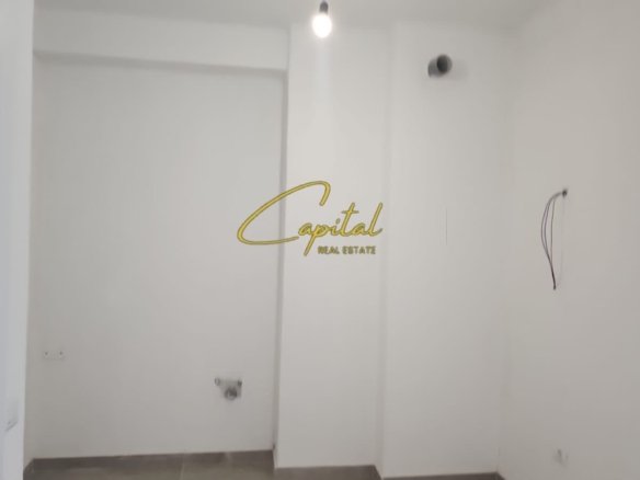 AMBIENT BIZNESI ME QIRA 97 M2 MYSLYM SHYRI 1.300 EURO