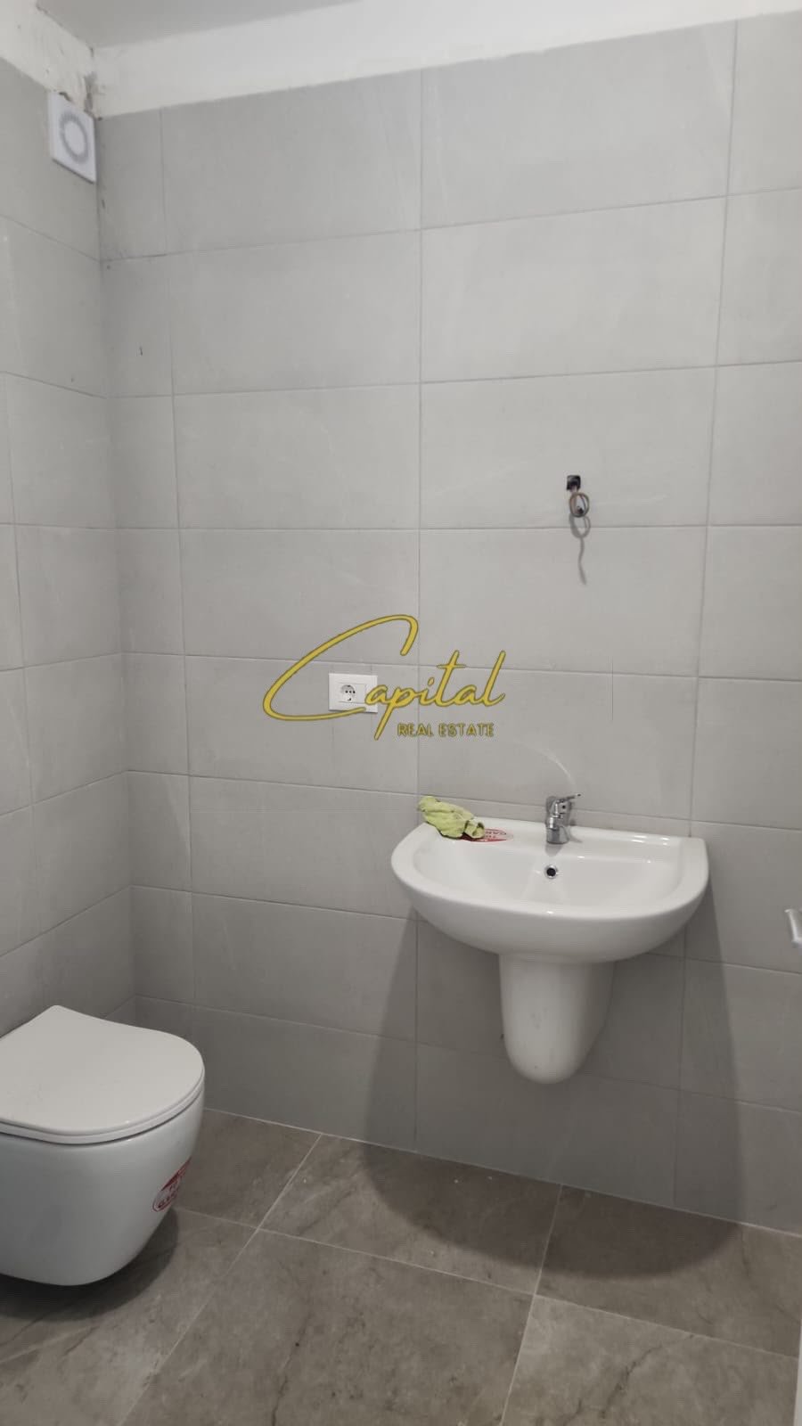 WhatsApp Image 2026-06-17 at 12.24.13 PM (1) AMBIENT BIZNESI ME QIRA 97 M2 MYSLYM SHYRI 1.300 EURO