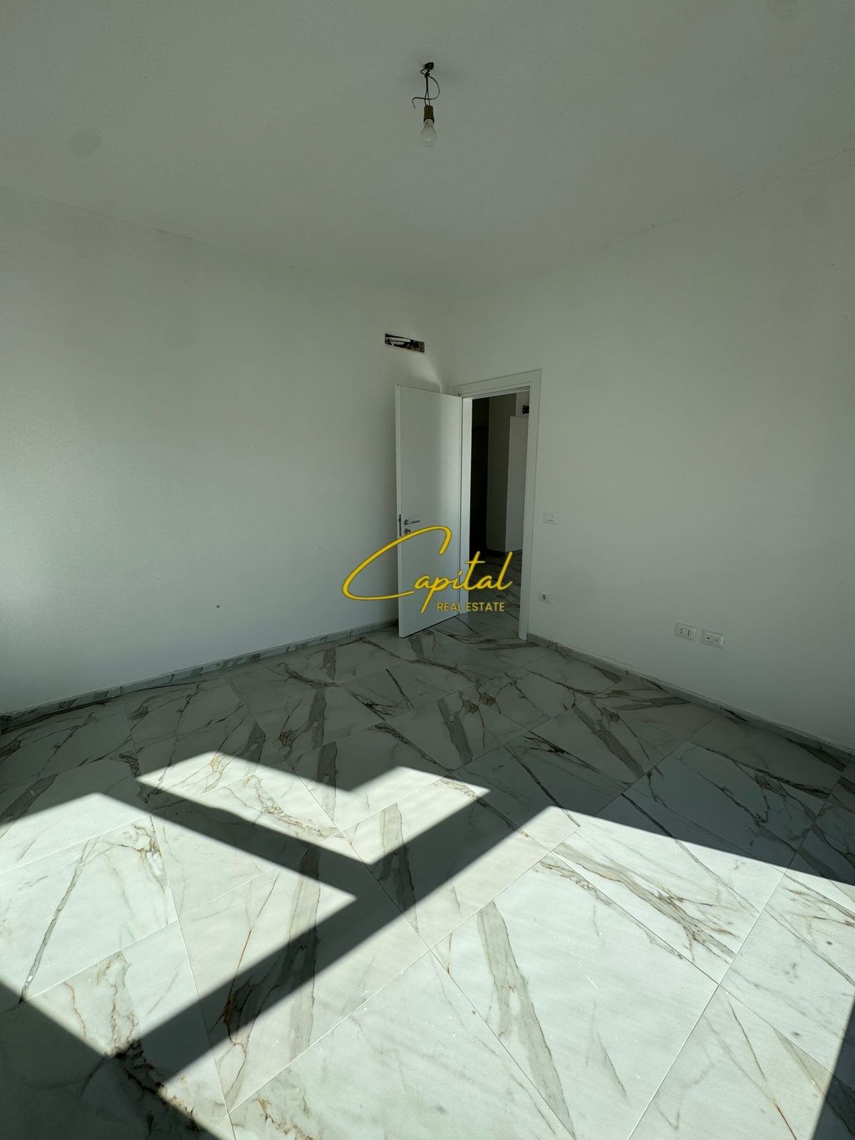APARTAMENT ME QIRA 1+1 KOMPLEKSI AURA 40.000 LEKE