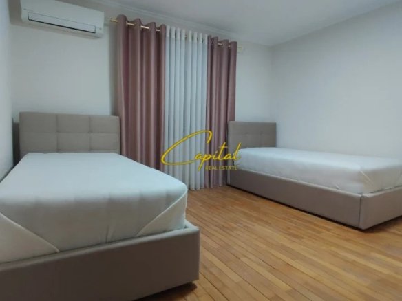APARTAMENT ME QIRA 2+1 RRUGA FORTUZI 800 EURO